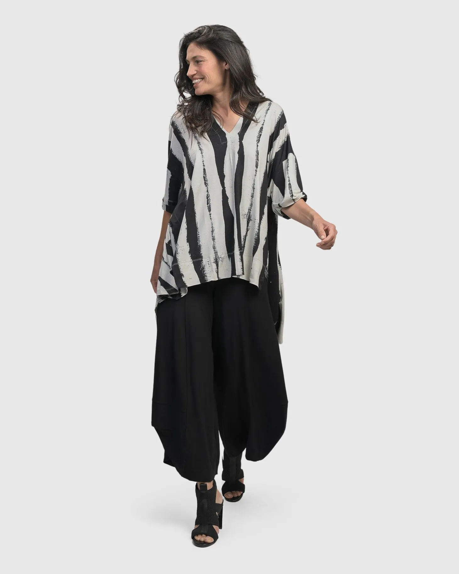 Charisma V Neck Hi-Lo Trapeze Top, Grunge