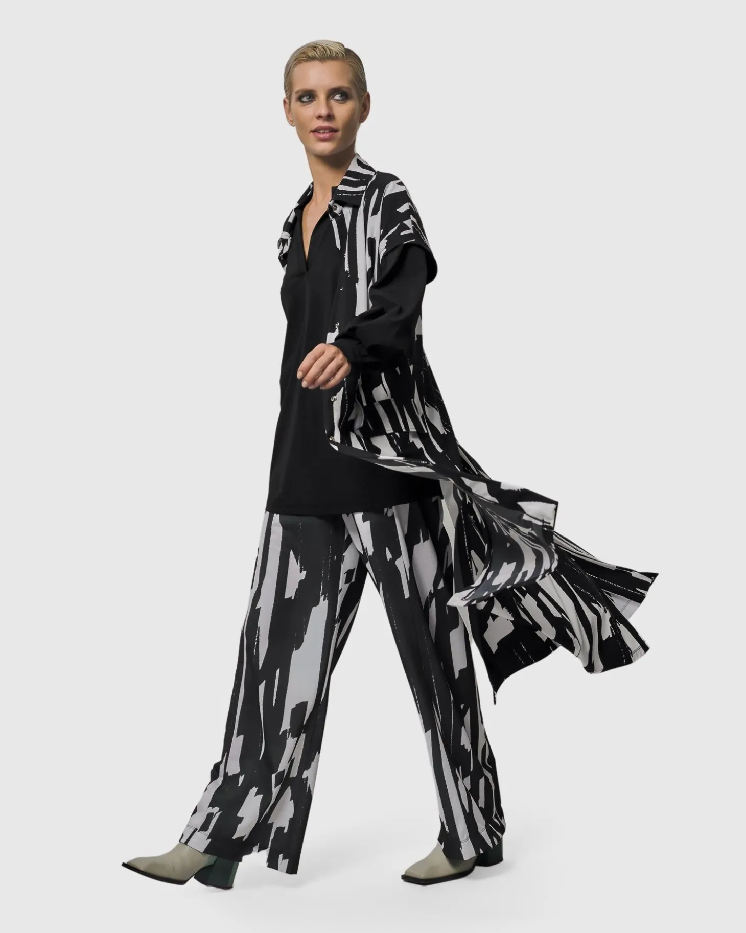 Cyber Short Sleeve Duster, Brush