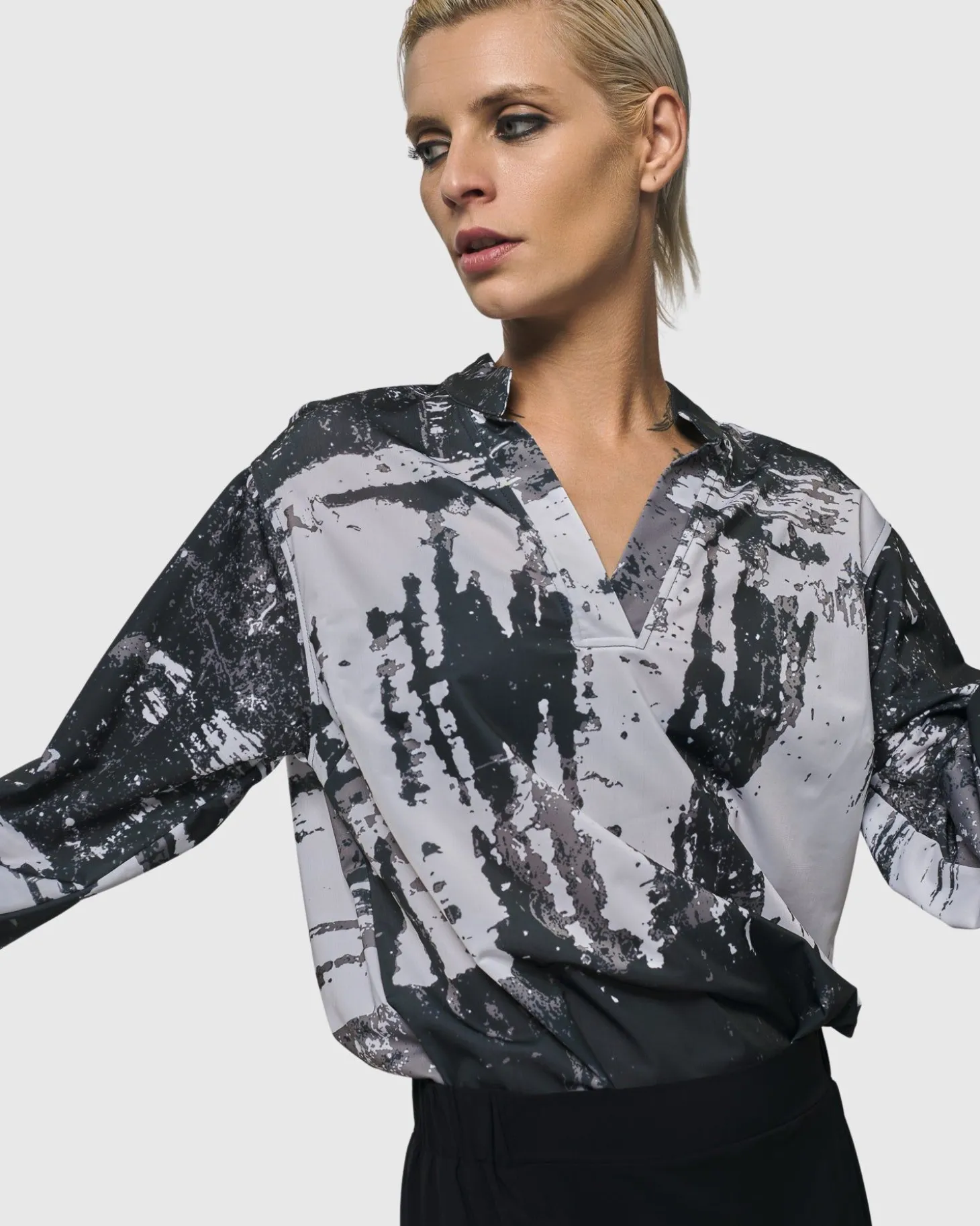 Digi V-Neck Pullover Top, Marble