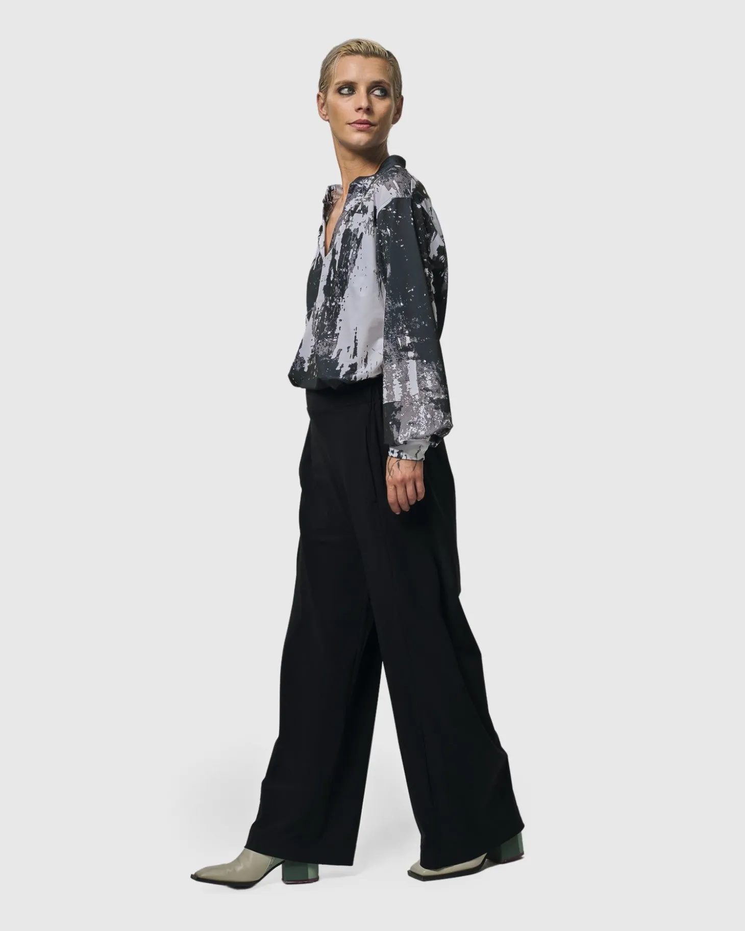 Digi V-Neck Pullover Top, Marble
