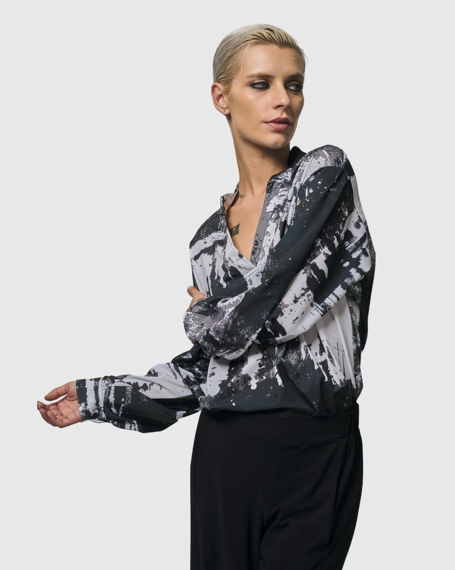 Digi V-Neck Pullover Top, Marble