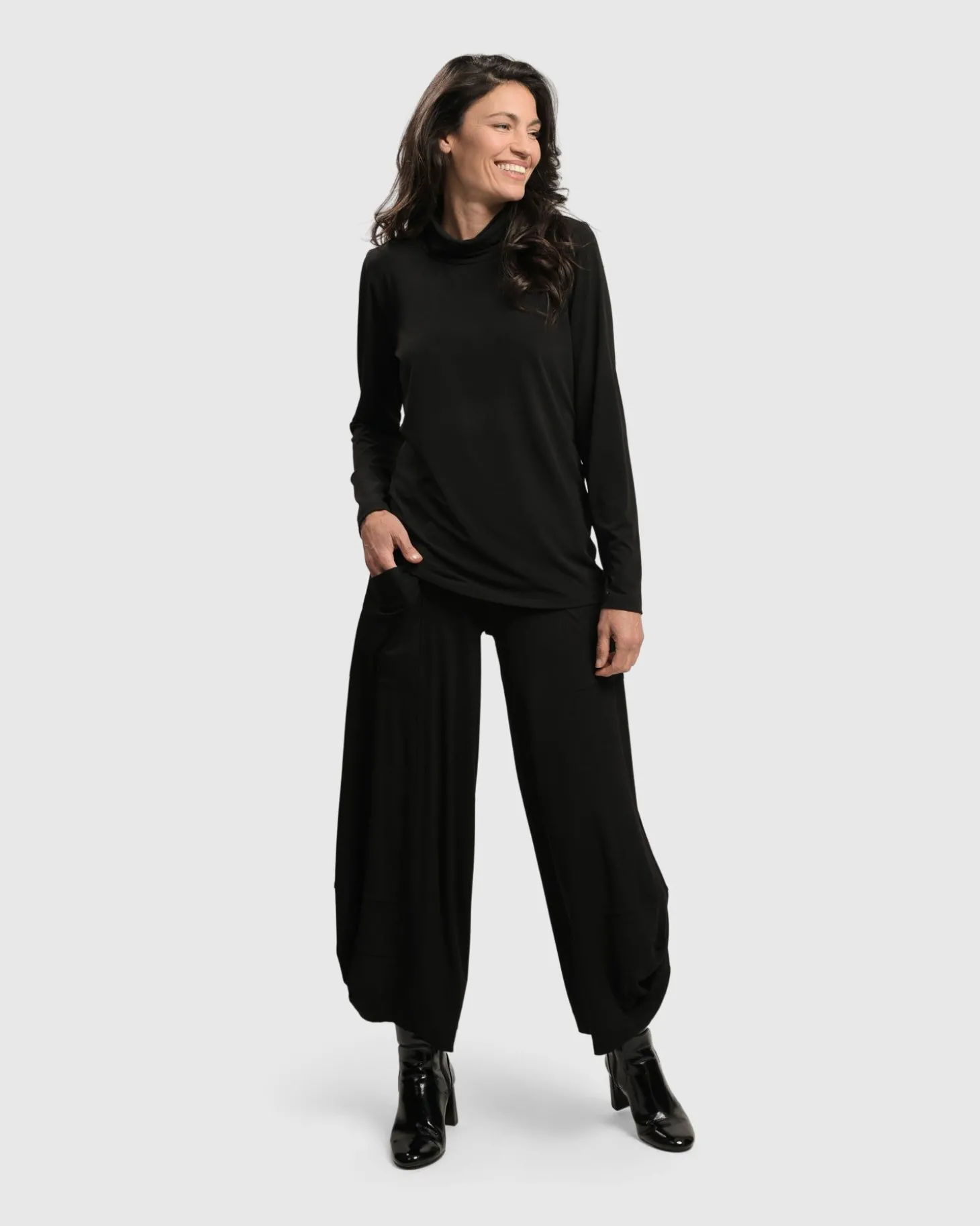 Essential Punto Pockets Pants, Black