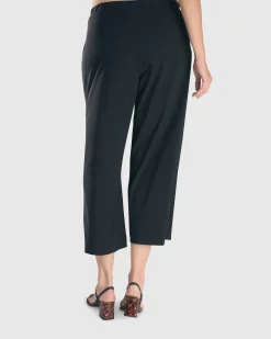 Essential Tekbika Cute Crop Pants, Black