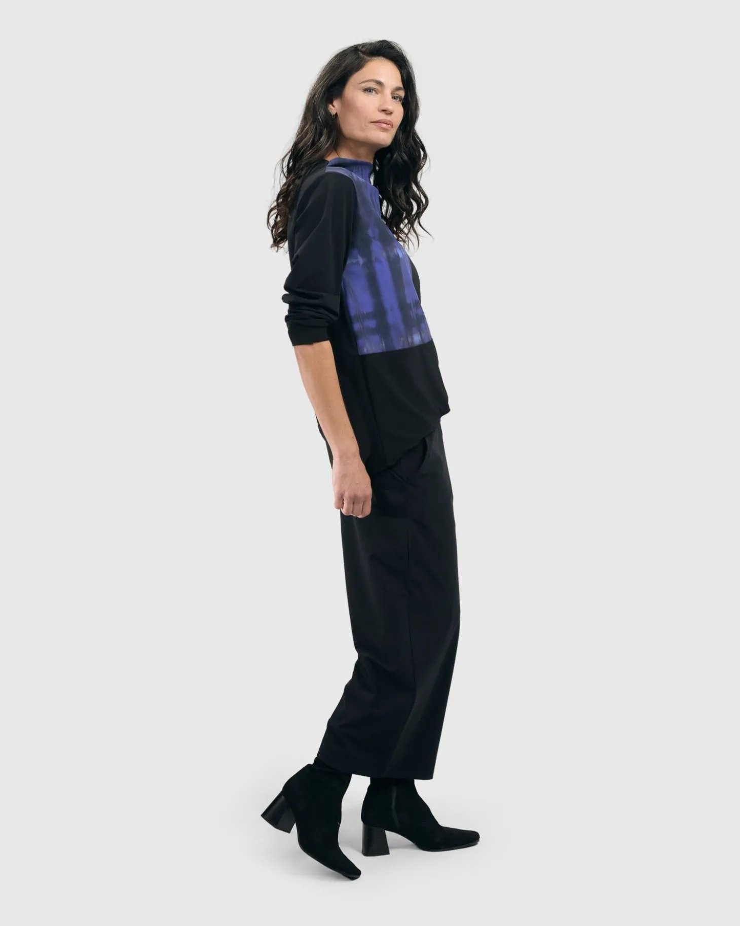 Essential Tekbika Cute Crop Pants, Black