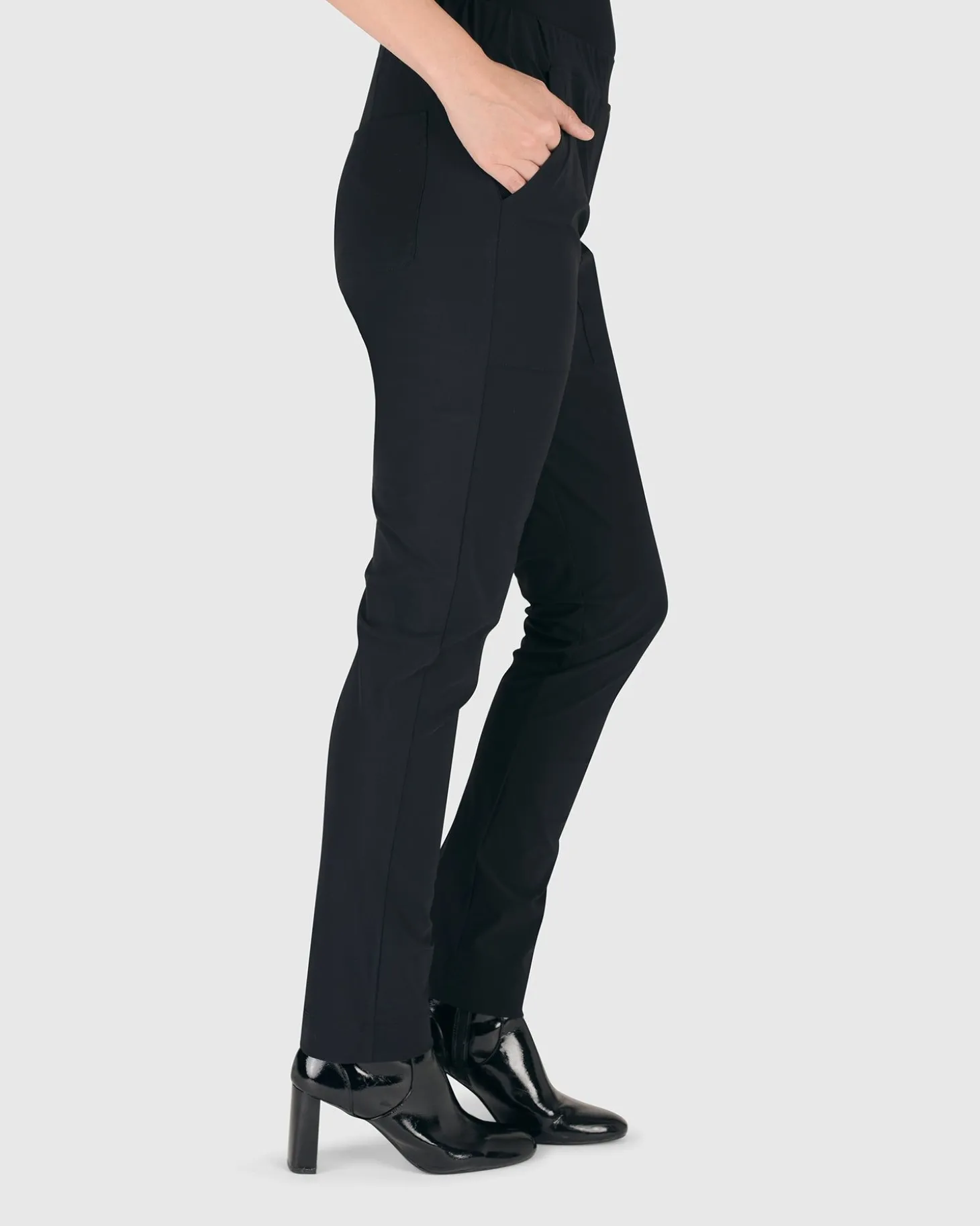 Essential Tekbika J-Pocket Slim Pants, Black