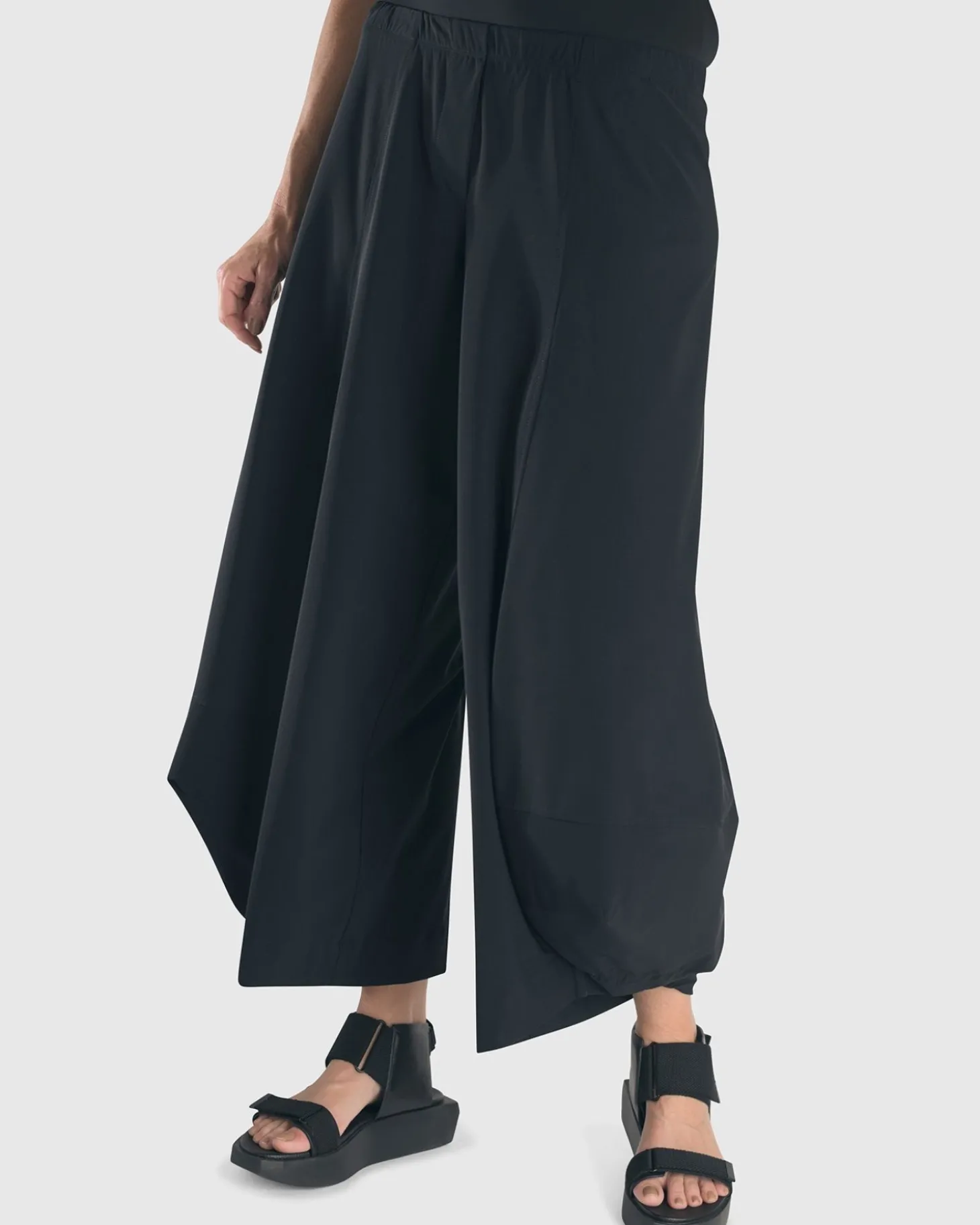 Essential Tekbika Punto Pants, Black