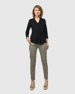 Essential V-Neck Top, Black