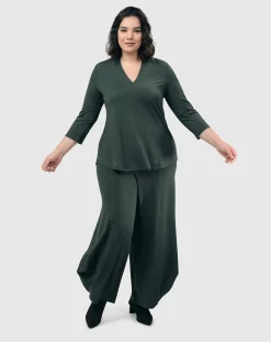 Essential V-Neck Top, Green