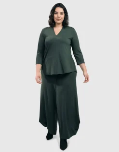 Essential V-Neck Top, Green