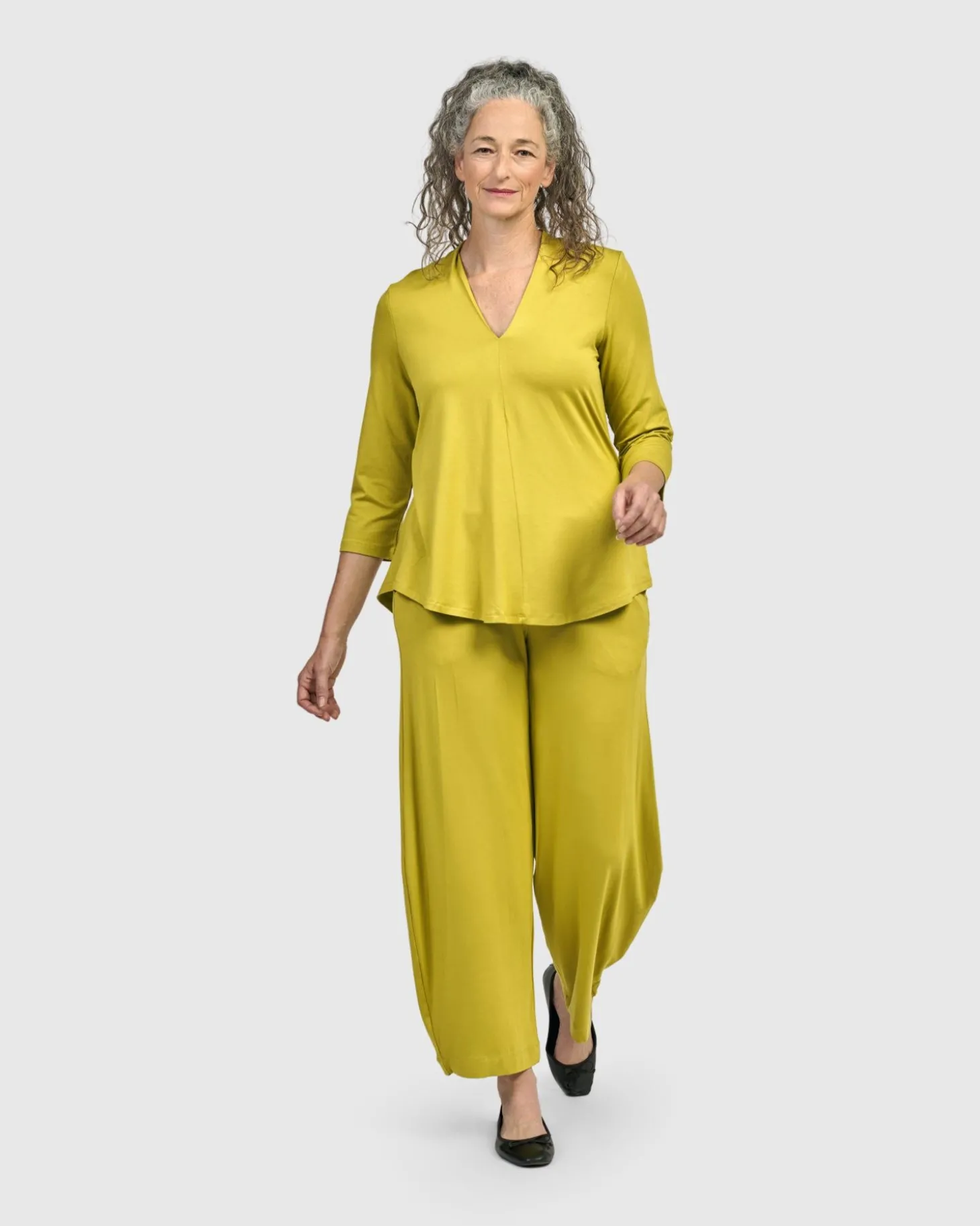 Essential V-Neck Top, Lime