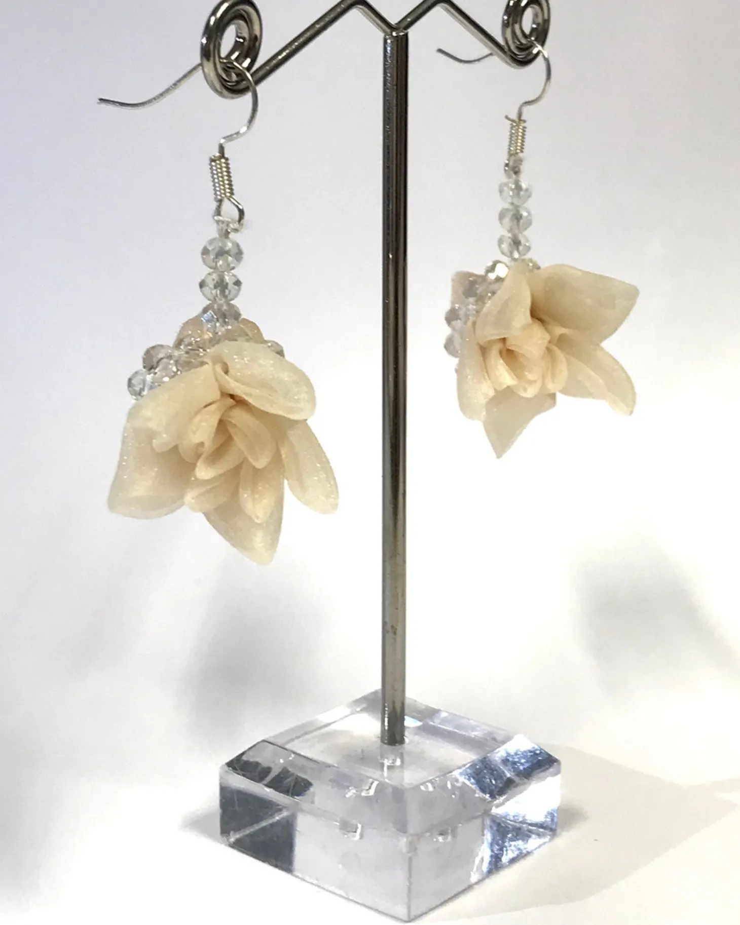 Flower & Crystal Earrings, Nude