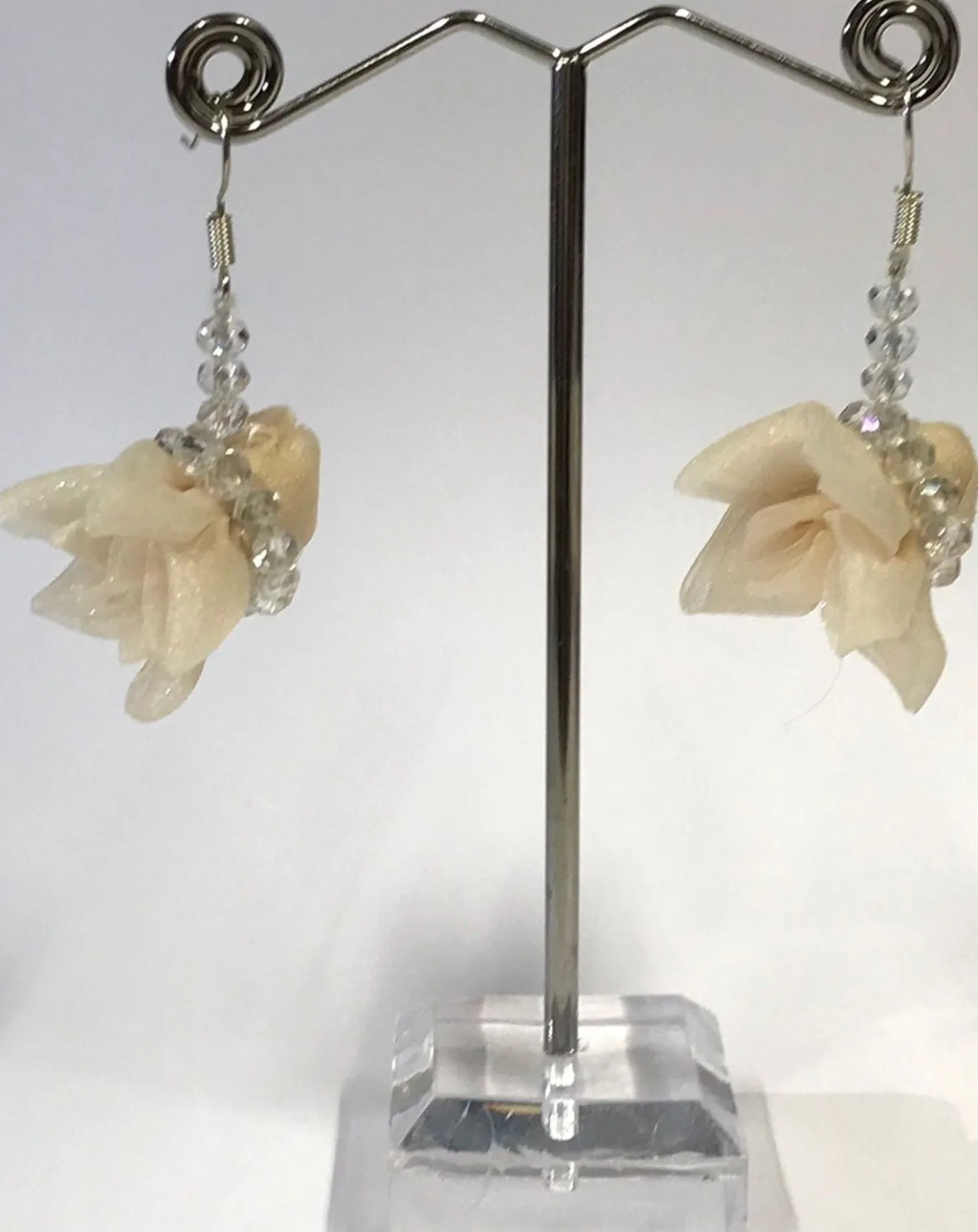 Flower & Crystal Earrings, Nude