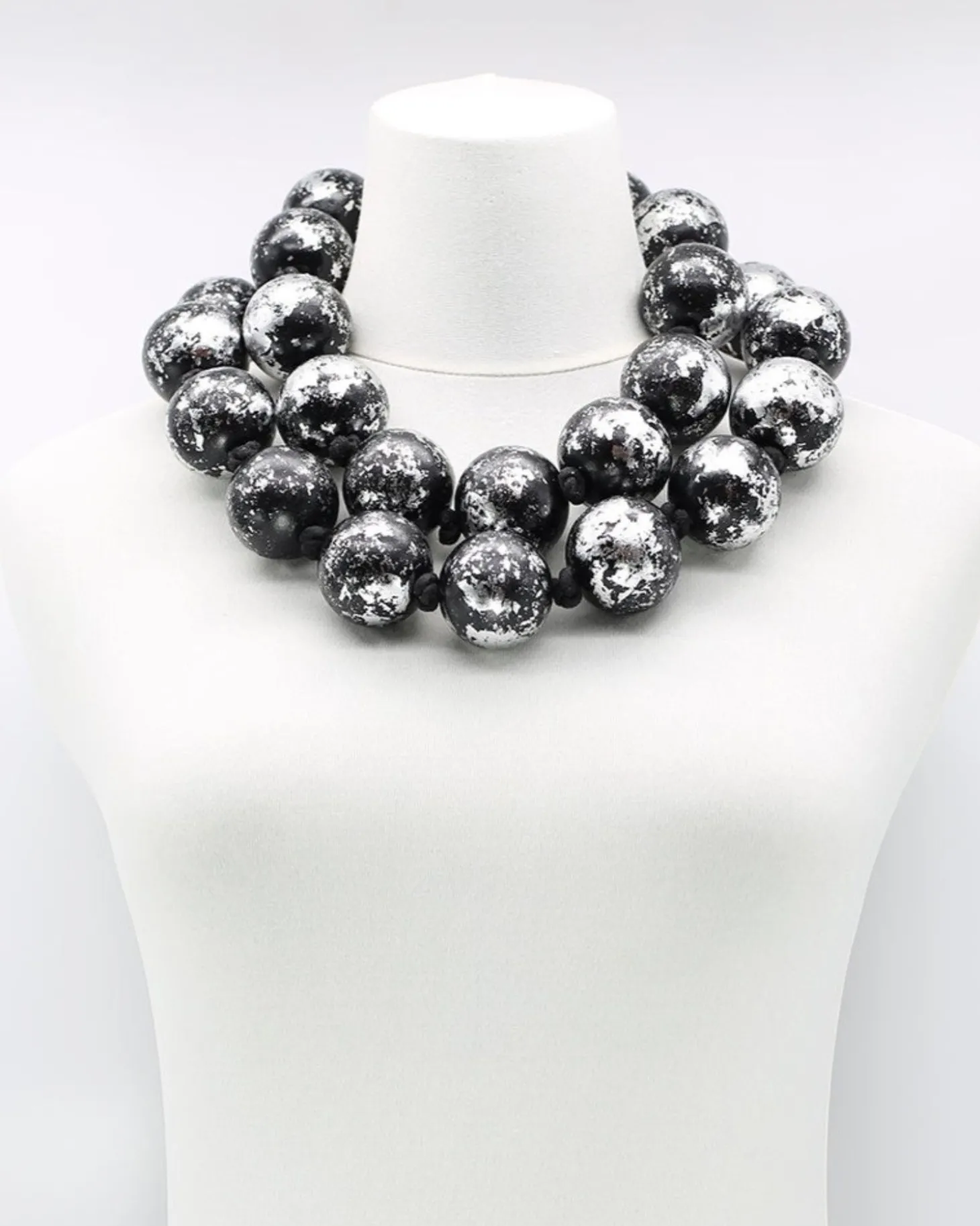 Giant Bead Necklace, Silver