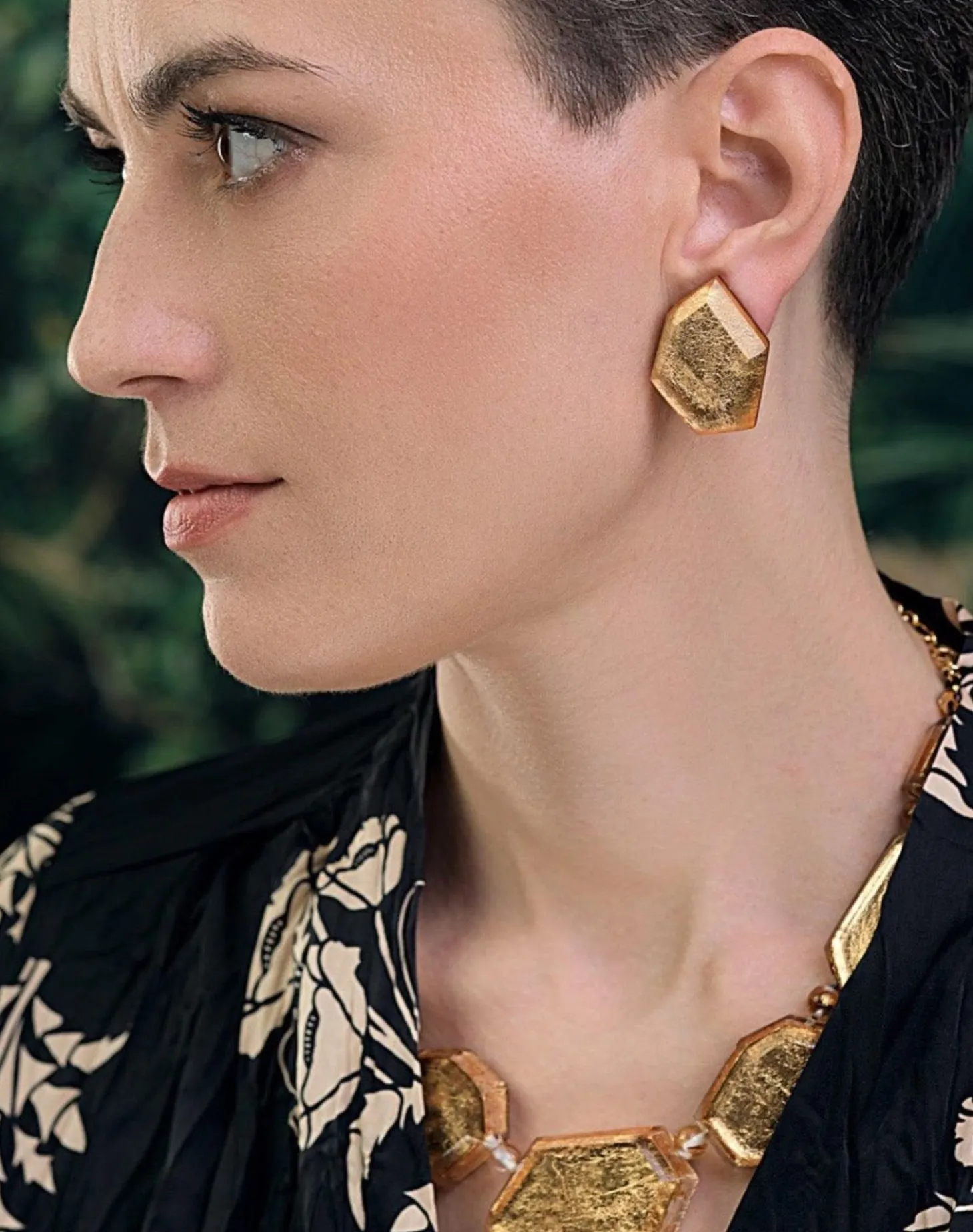 Glory Faceted Clip Earrings, Gold