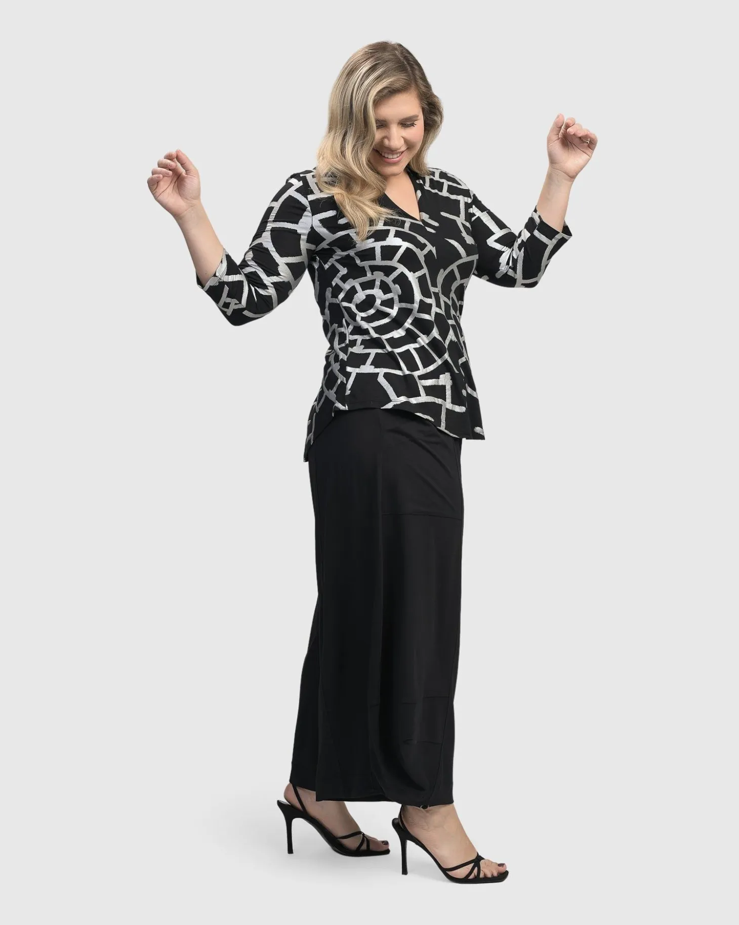 Hypnotic Signature V Neck Top, Silver