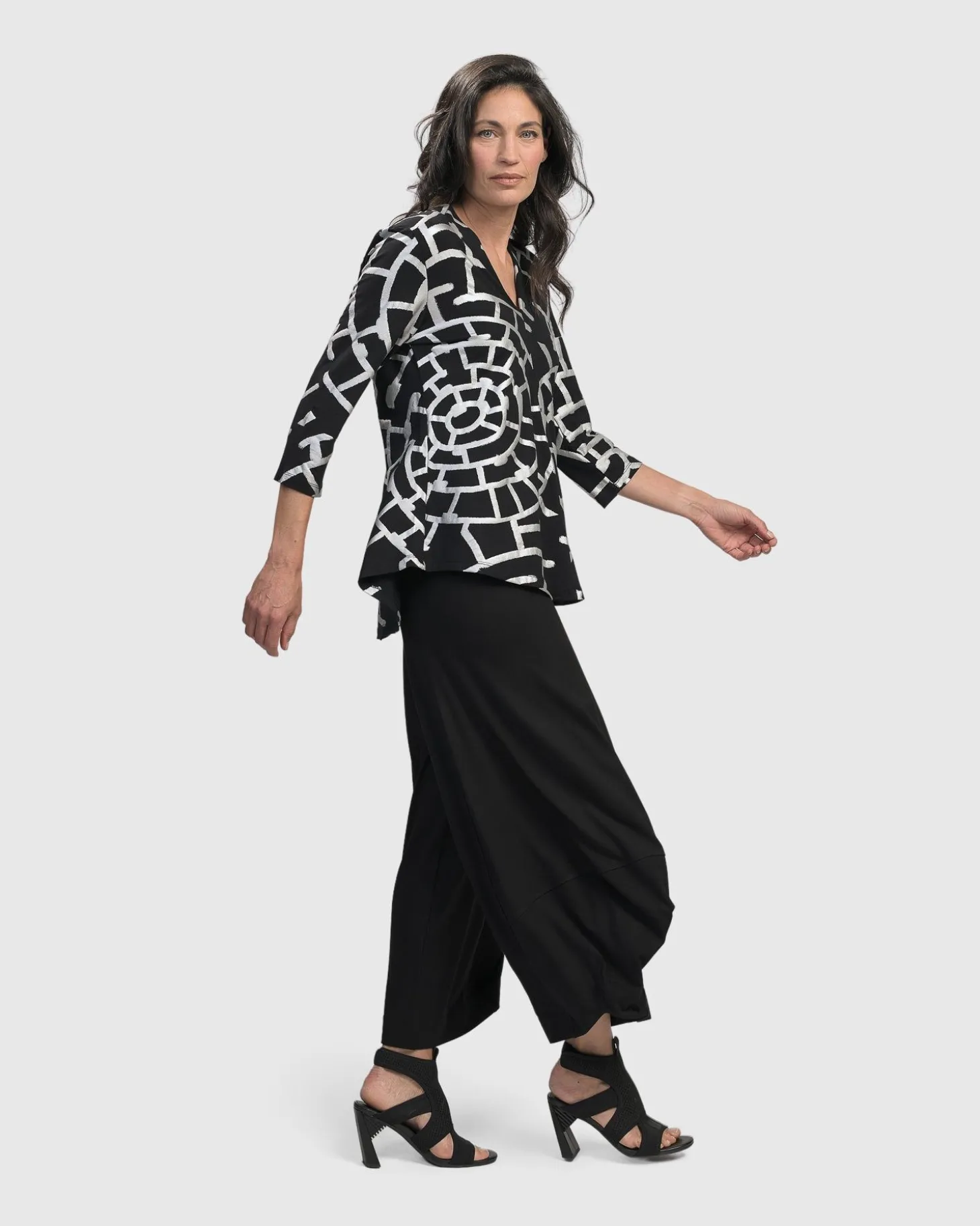 Hypnotic Signature V Neck Top, Silver