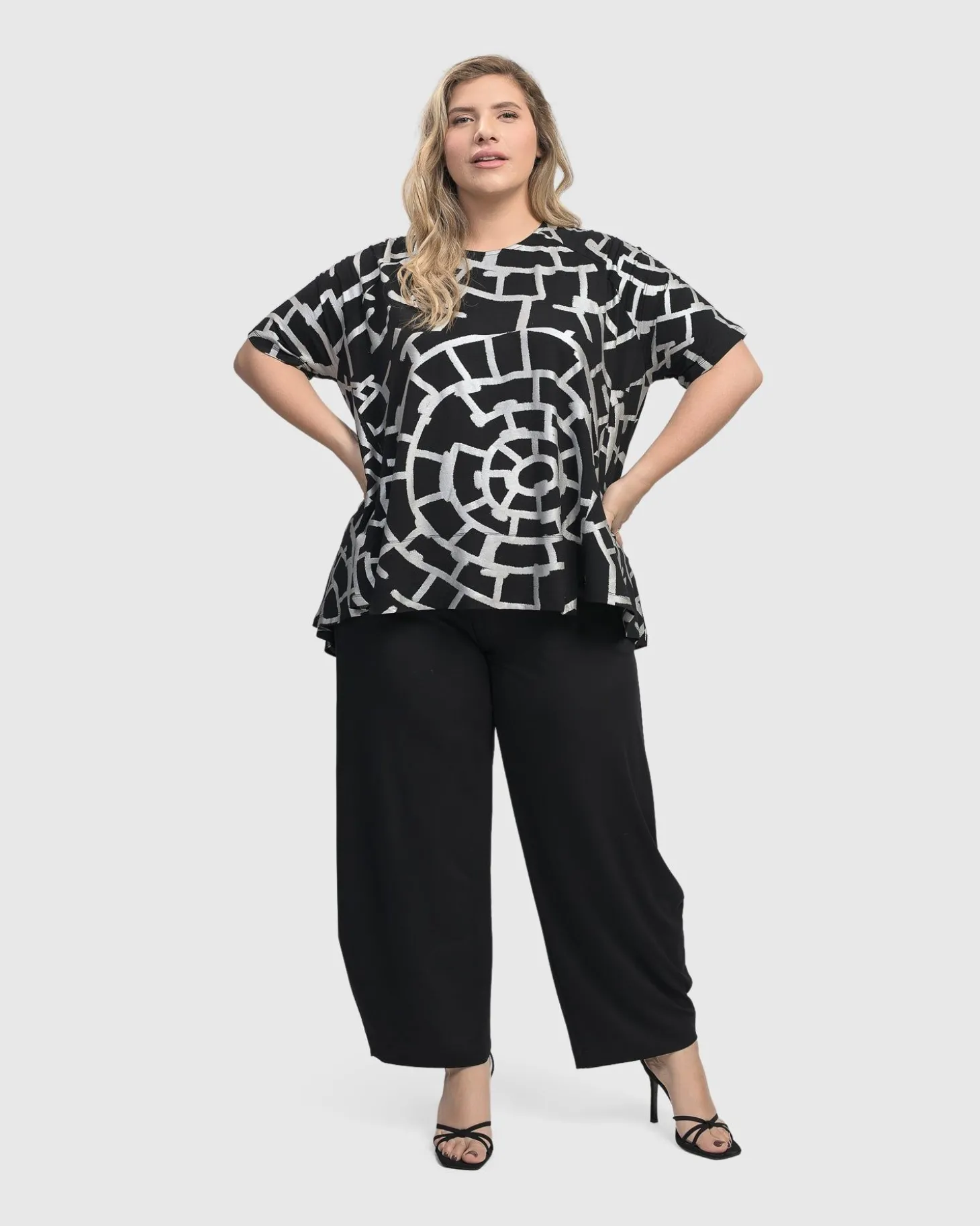 Hypnotic Swing Tunic Top, Silver