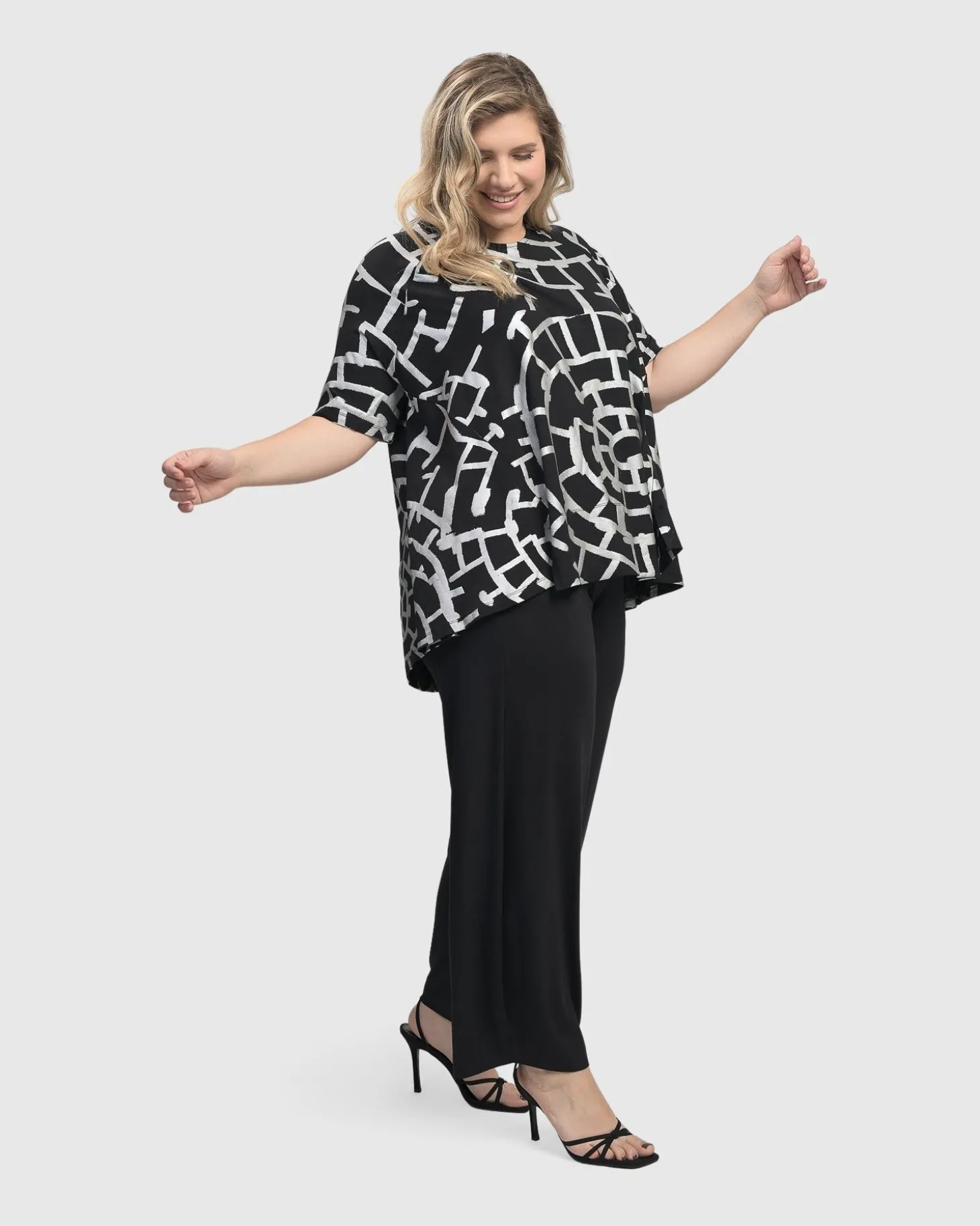 Hypnotic Swing Tunic Top, Silver