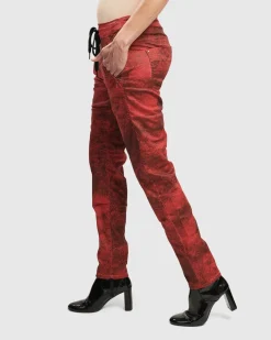 Iconic Jeans Desires, Red