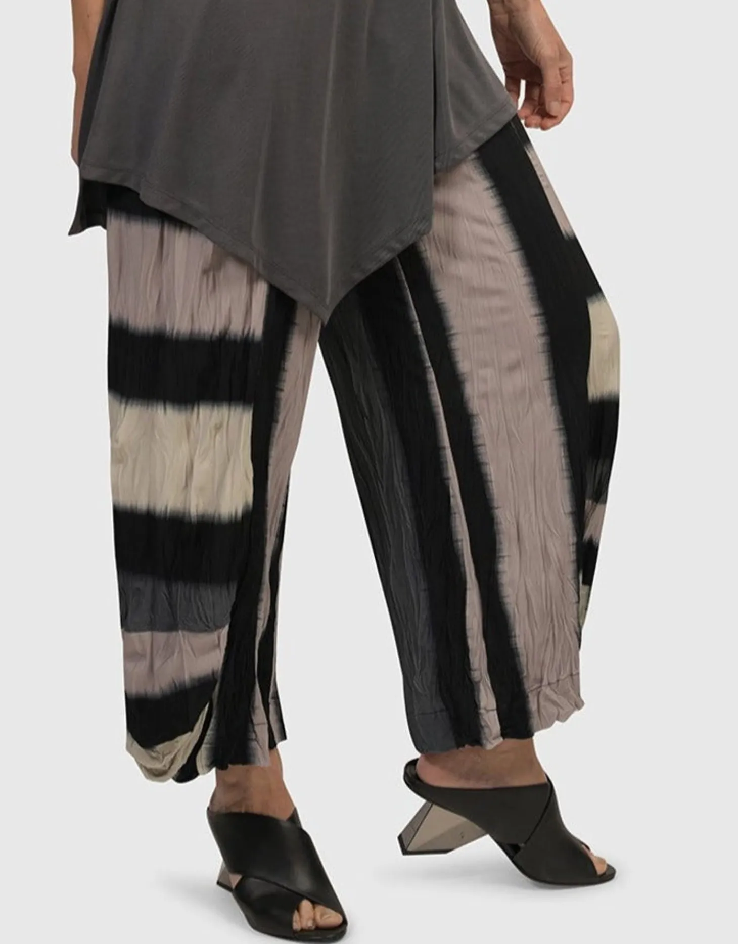 Jess Crinkle Punto Pants, Stripe
