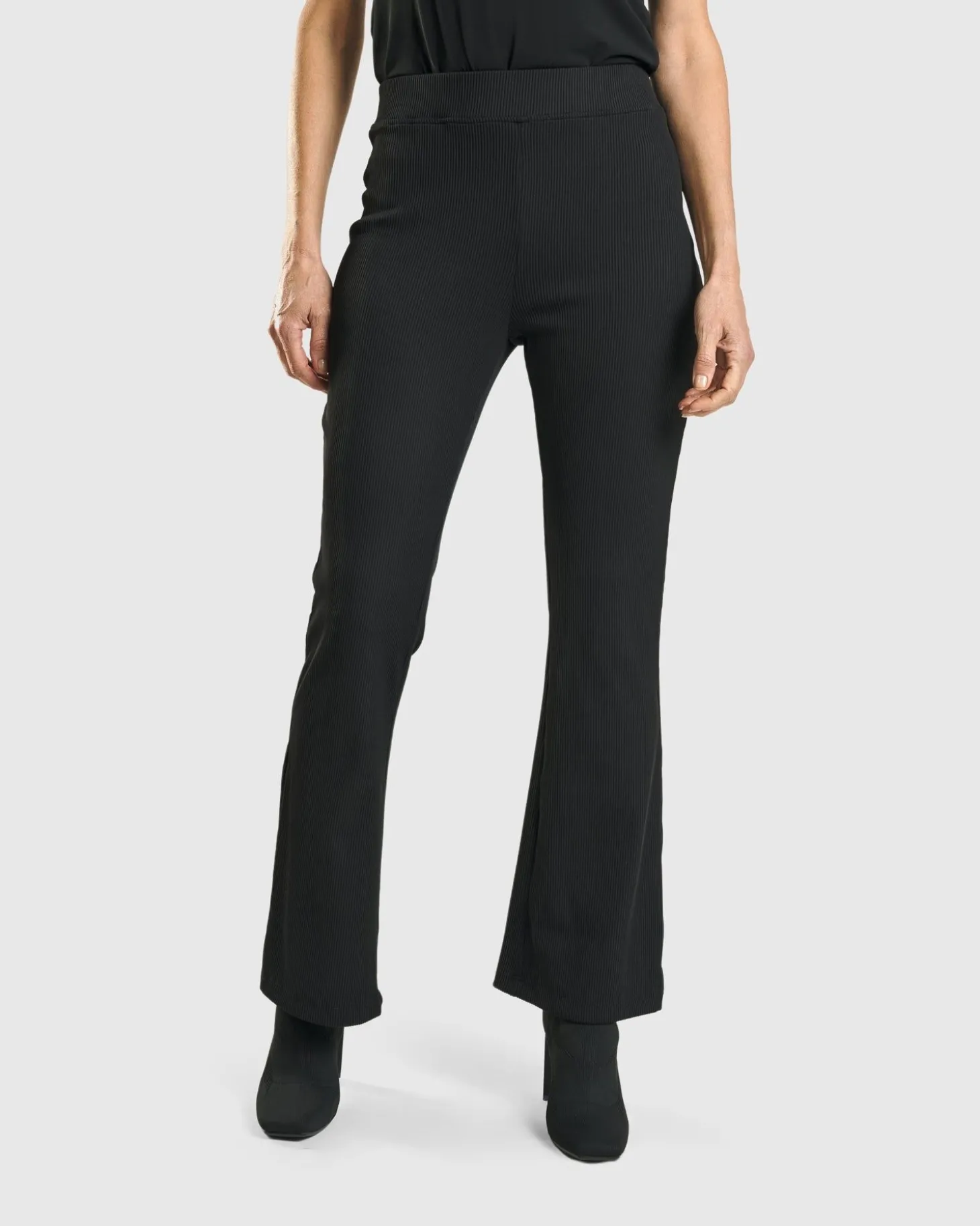 Kick Flare Curator Pants, Black