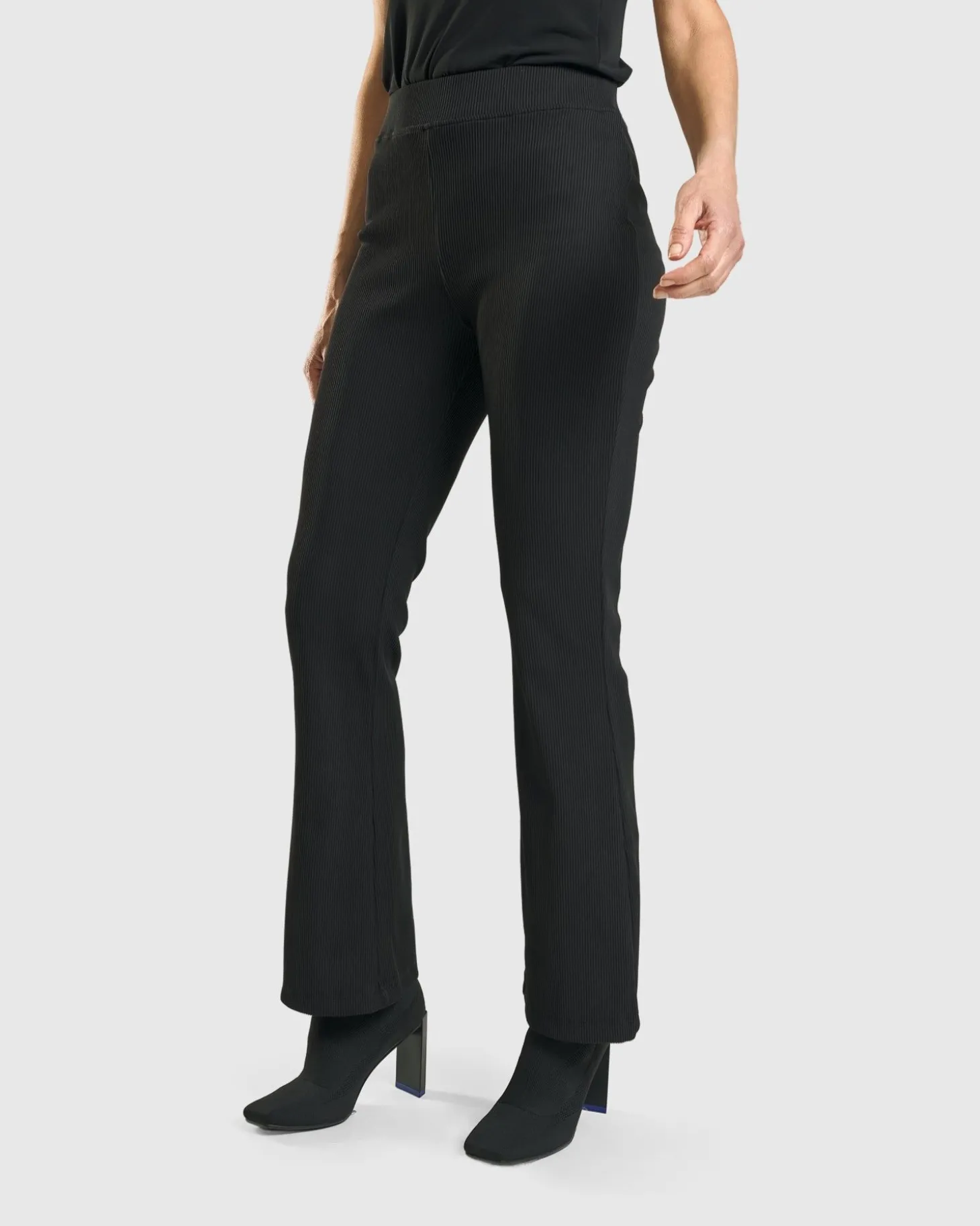Kick Flare Curator Pants, Black