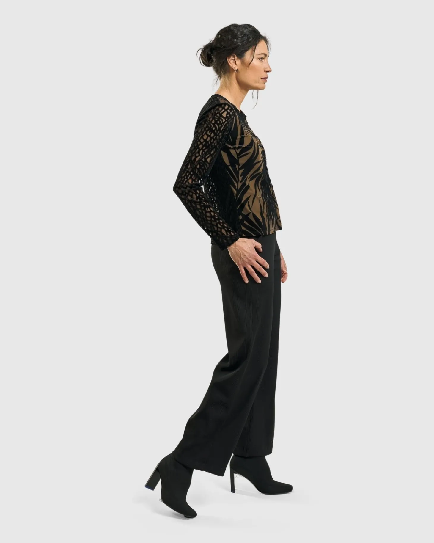 Kuzco Cropped Cardigan Top, Gold