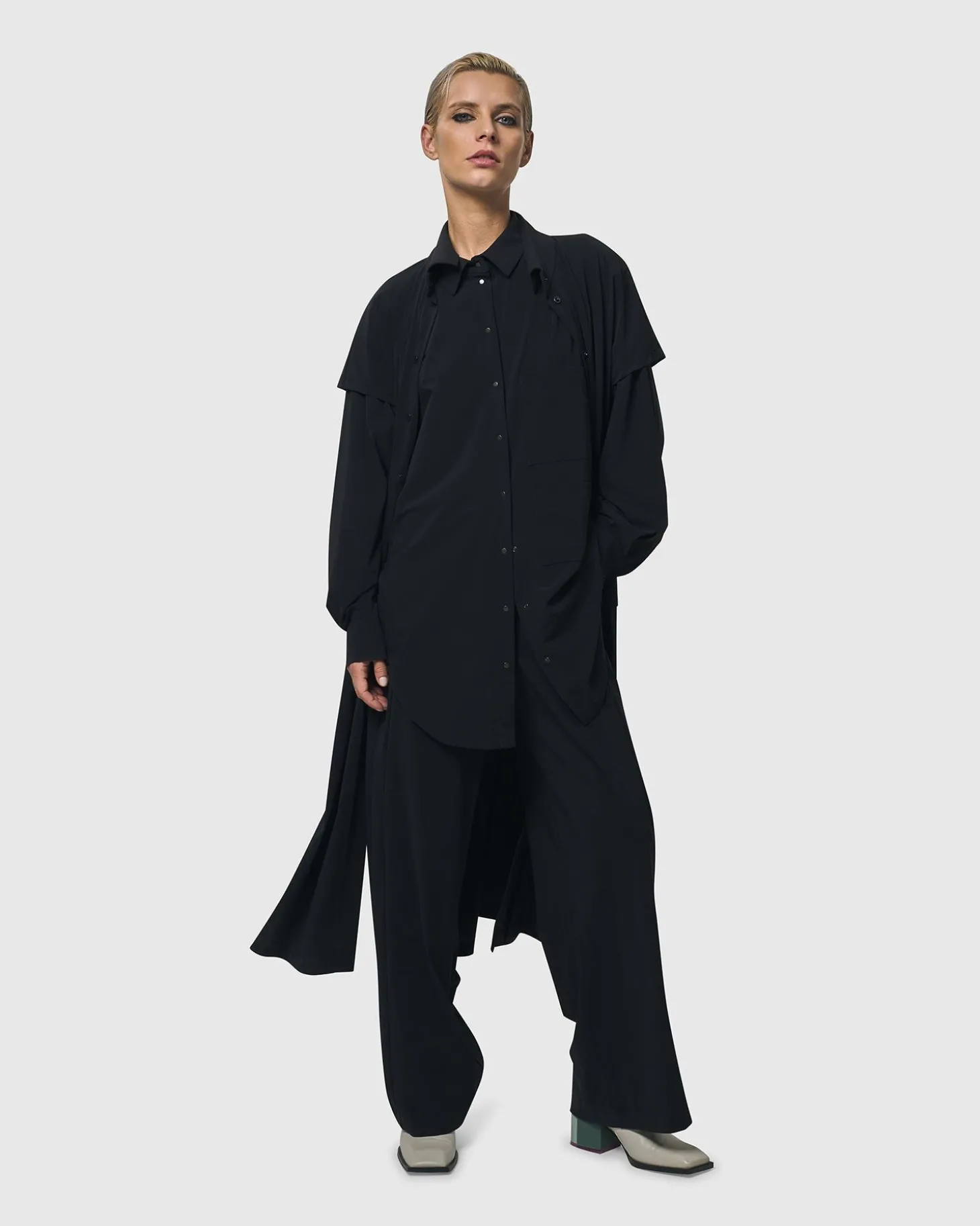 Matrix Short Sleeve Duster, Black