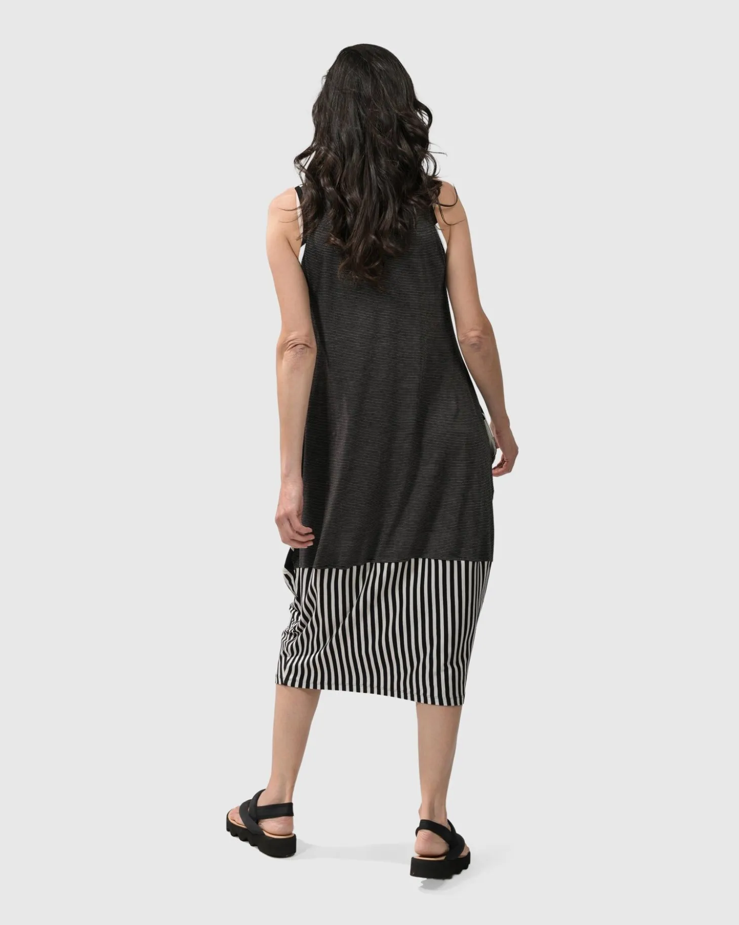 Minnie Sleeveless Midi Dress Mono