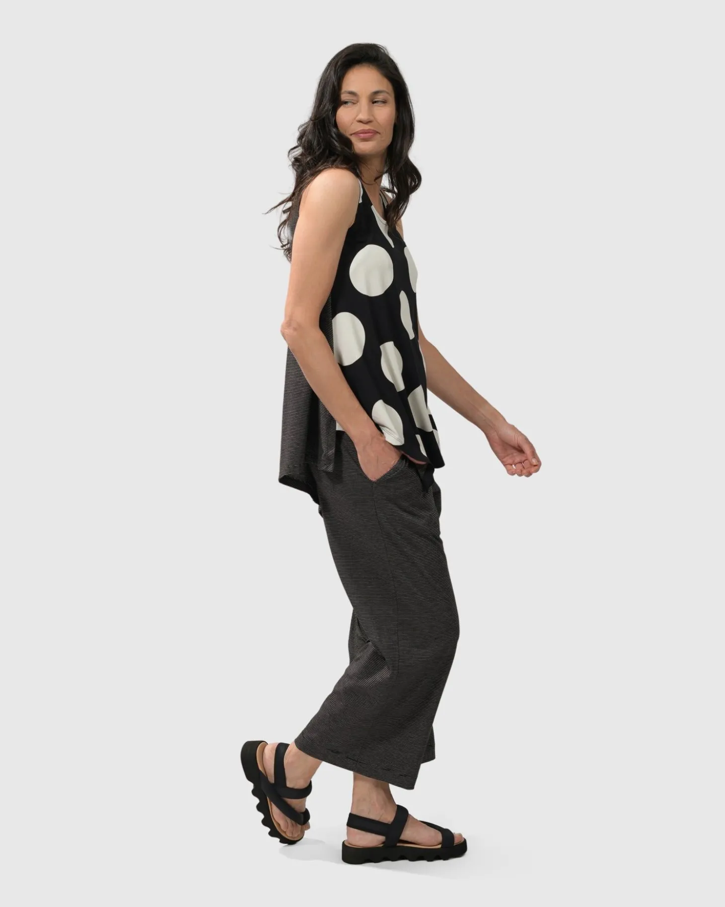 Minnie Sleeveless Uptown Top, Mono