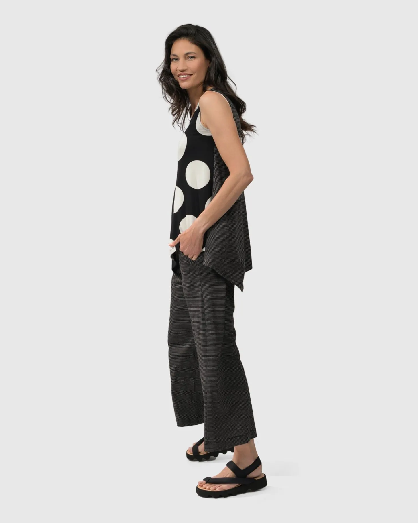Minnie Sleeveless Uptown Top, Mono