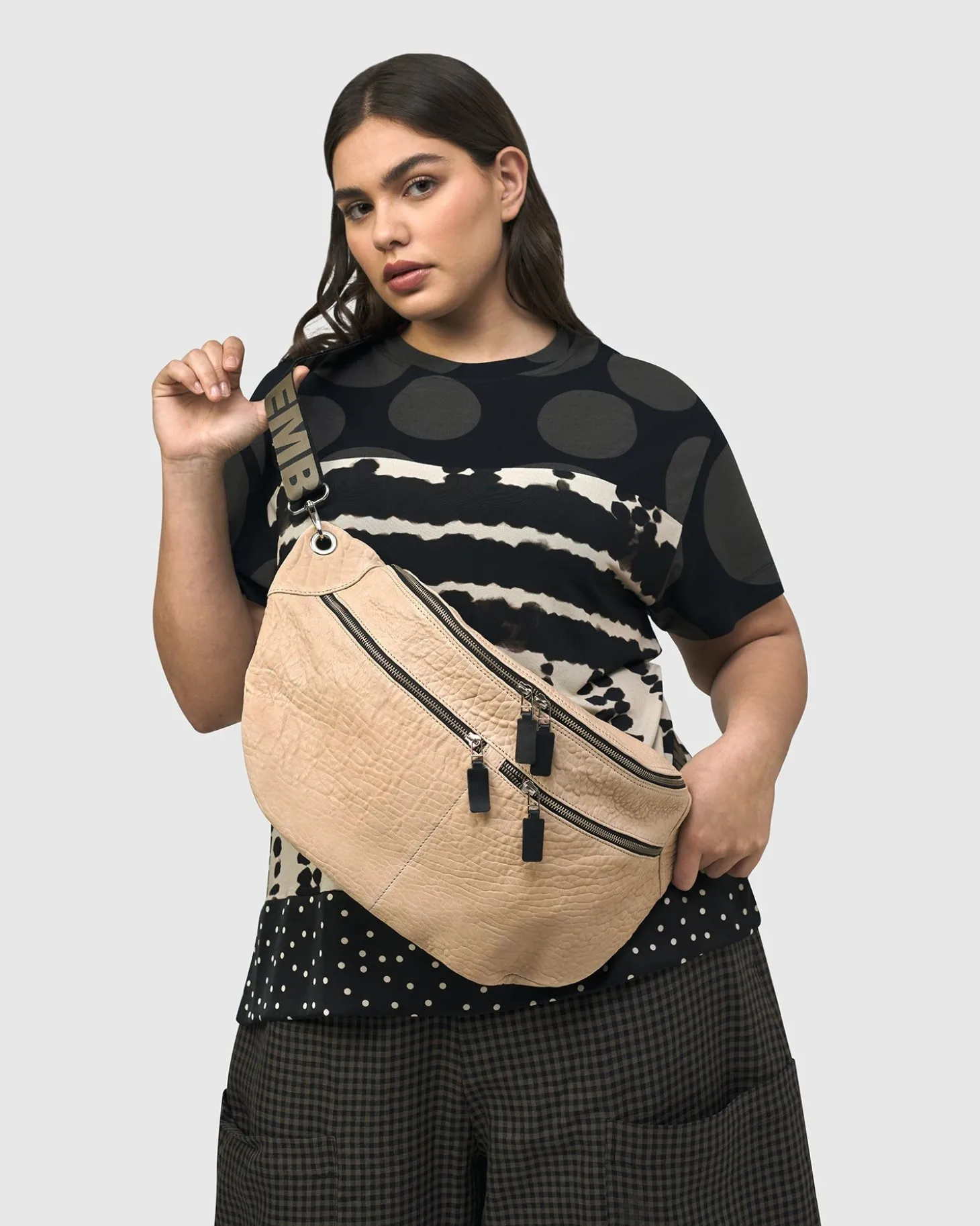 On-The-Go Large Sling Bag, Nude