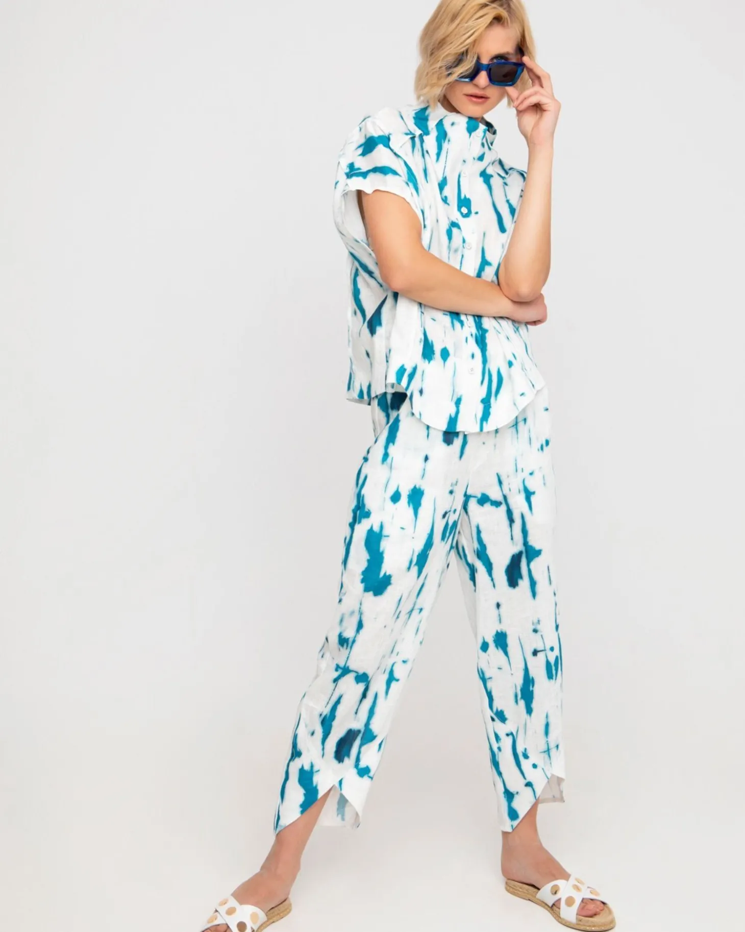 Ozai N Ku Island Linen Tulip Pants, White/Turquoise