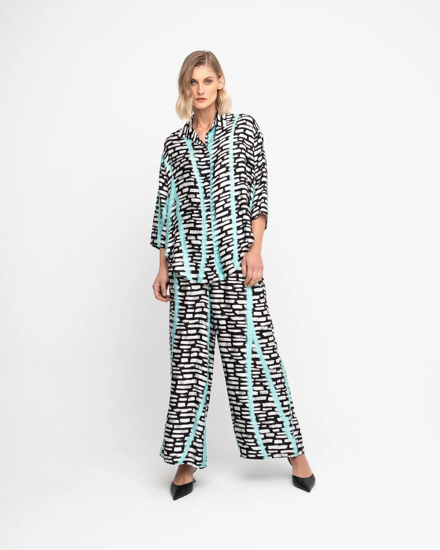 Ozai N Ku Pacifico Pants, Jet Blue