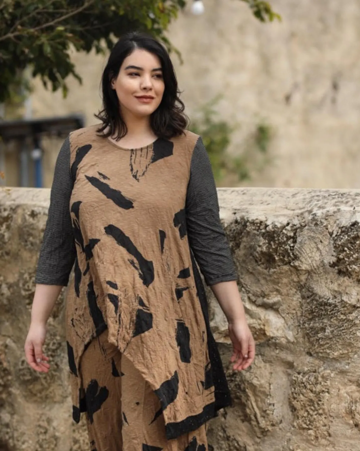 Ru Hi-Lo Crinkle Tunic Top, Sepia