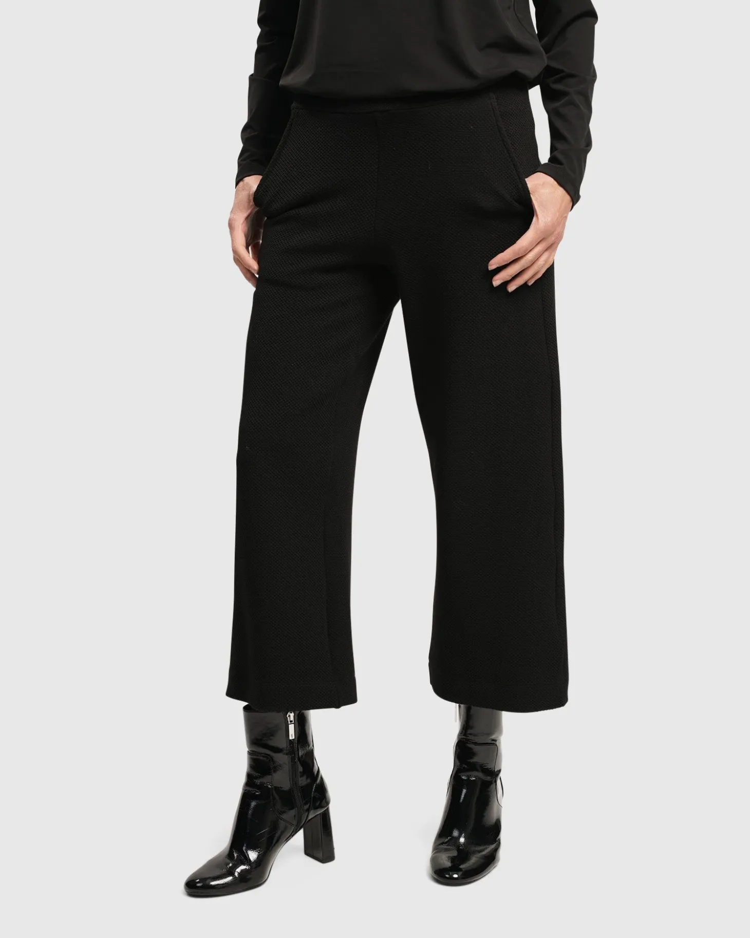 Superb Waffle Weave Ankle Pants, Black