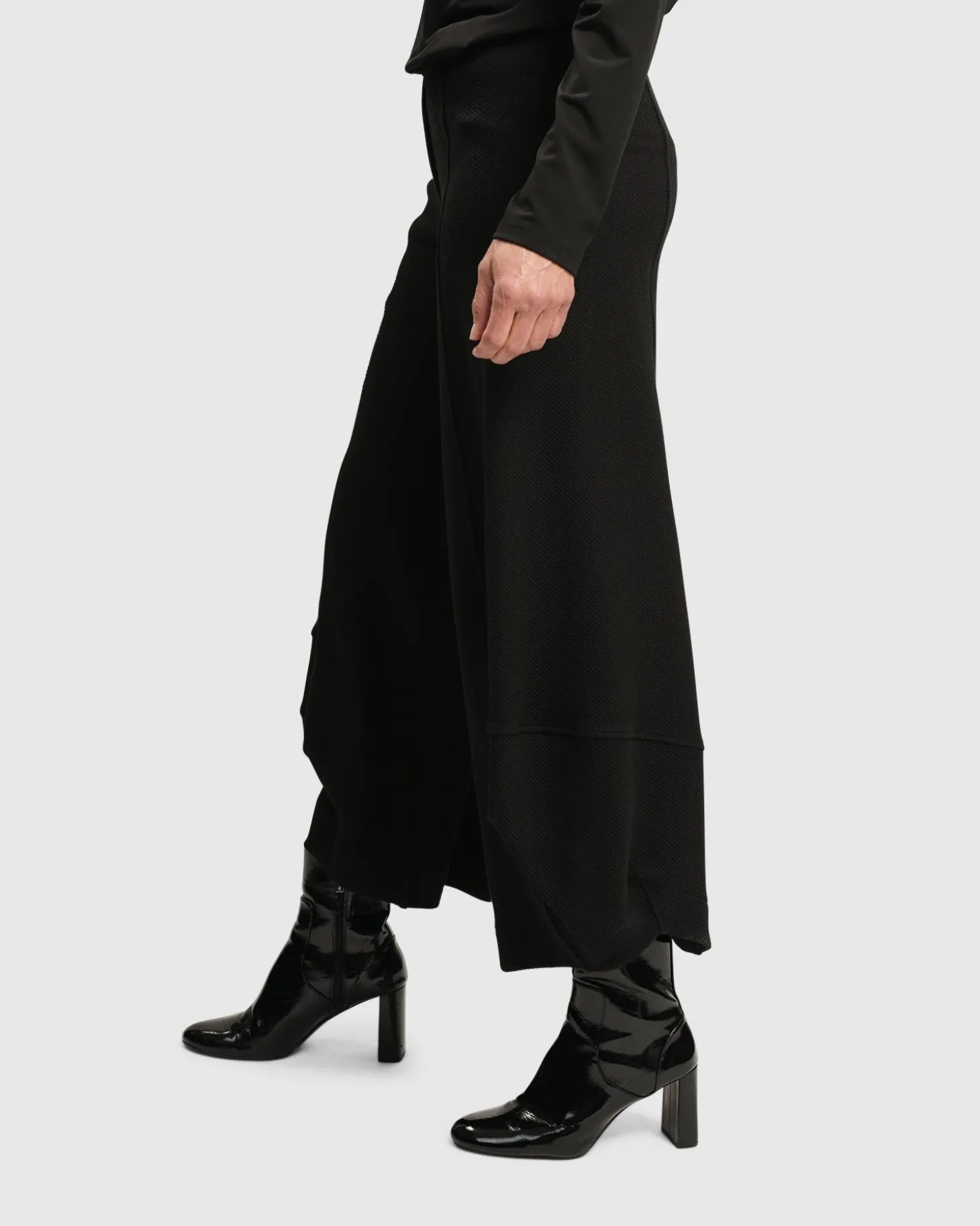 Superb Waffle Weave Punto Pants, Black