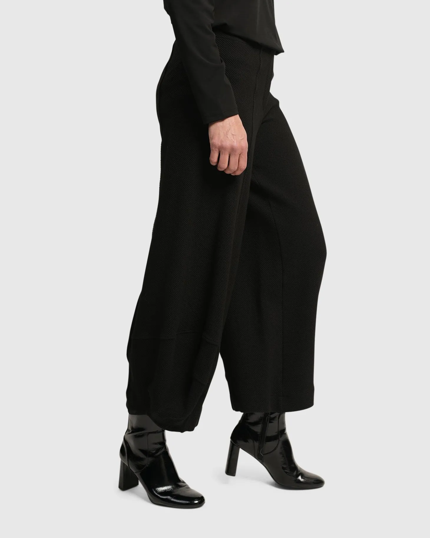 Superb Waffle Weave Punto Pants, Black