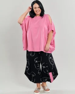Susan Punto Pants, Faces