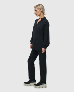 Trinity V-Neck Pullover Top, Black