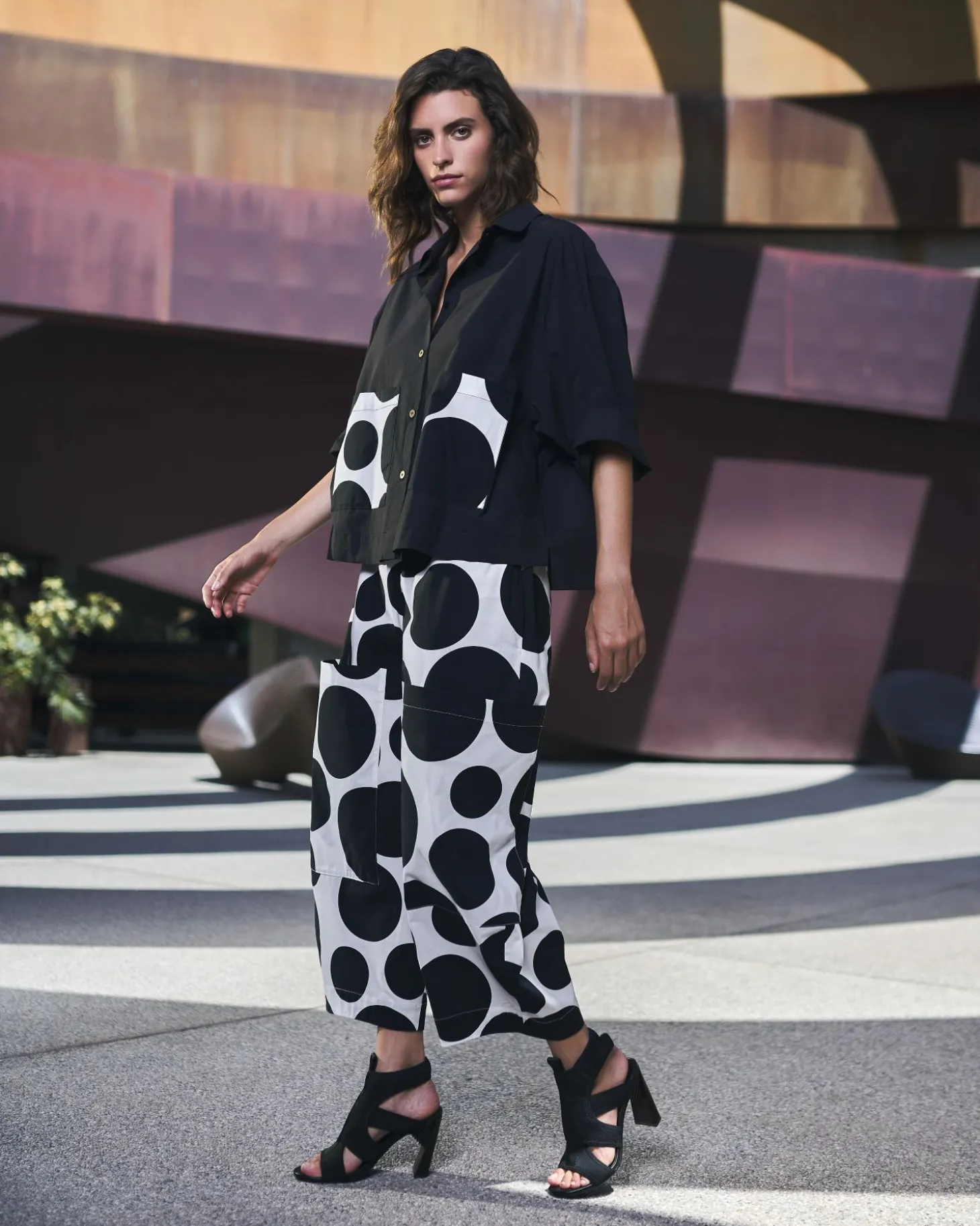 Urban Carnegie Cropped Shirt, Mono