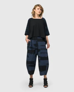 Urban Centro Cropped Tee, Navy