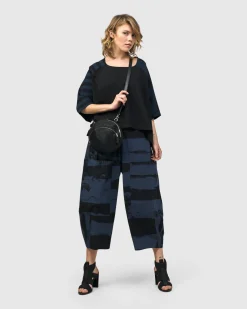 Urban Centro Cropped Tee, Navy