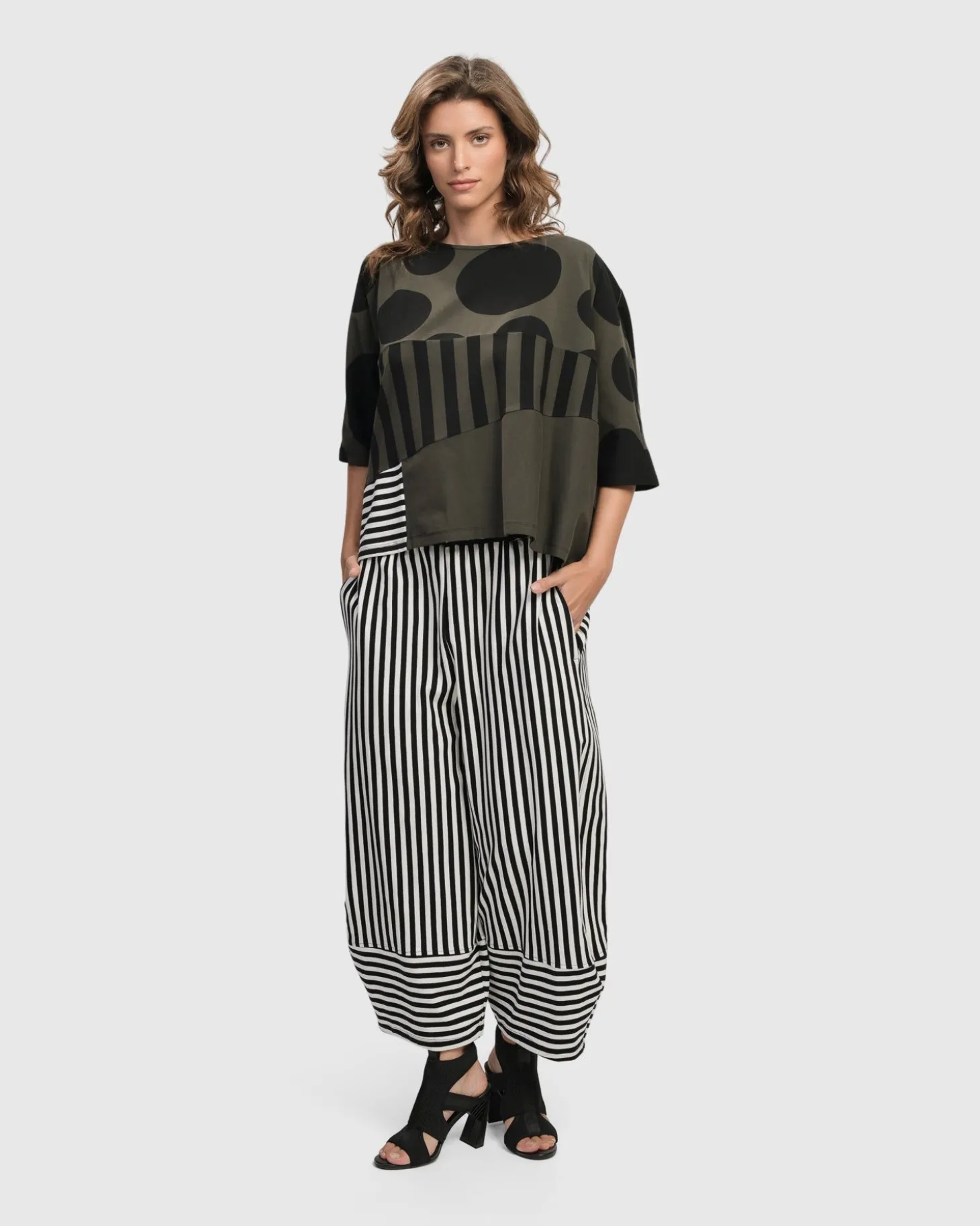 Urban Chihiro Boxy Tee, Khaki