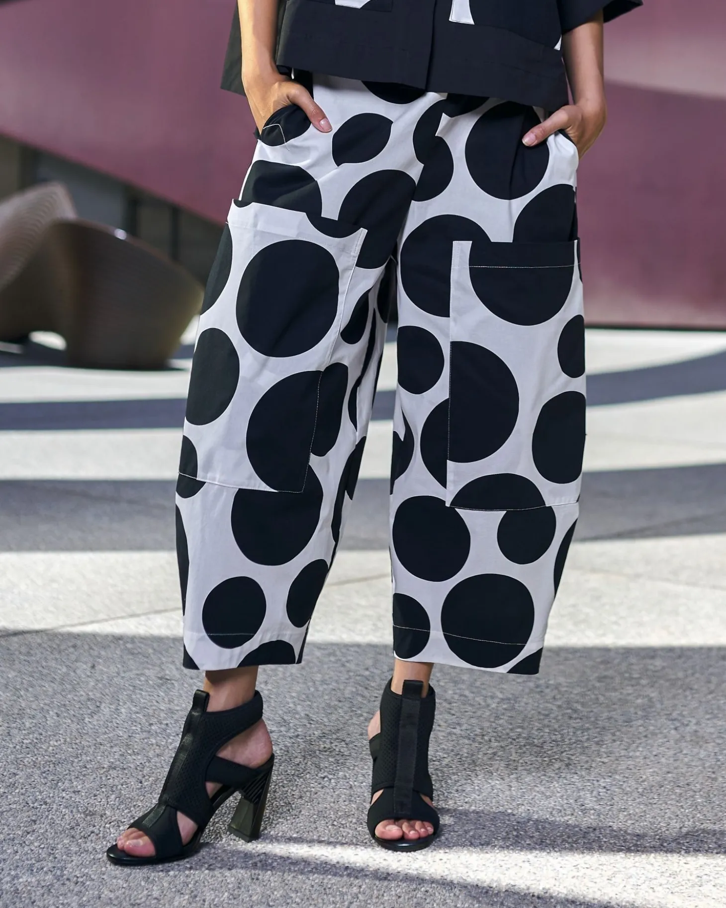 Urban Dot Barrel Pants, Mono