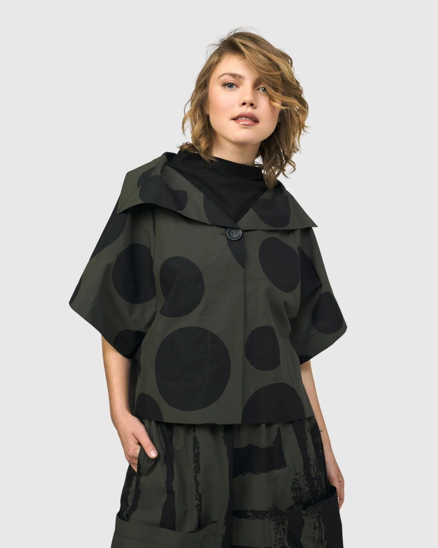 Urban Dots Kiku Cape Jacket, Khaki