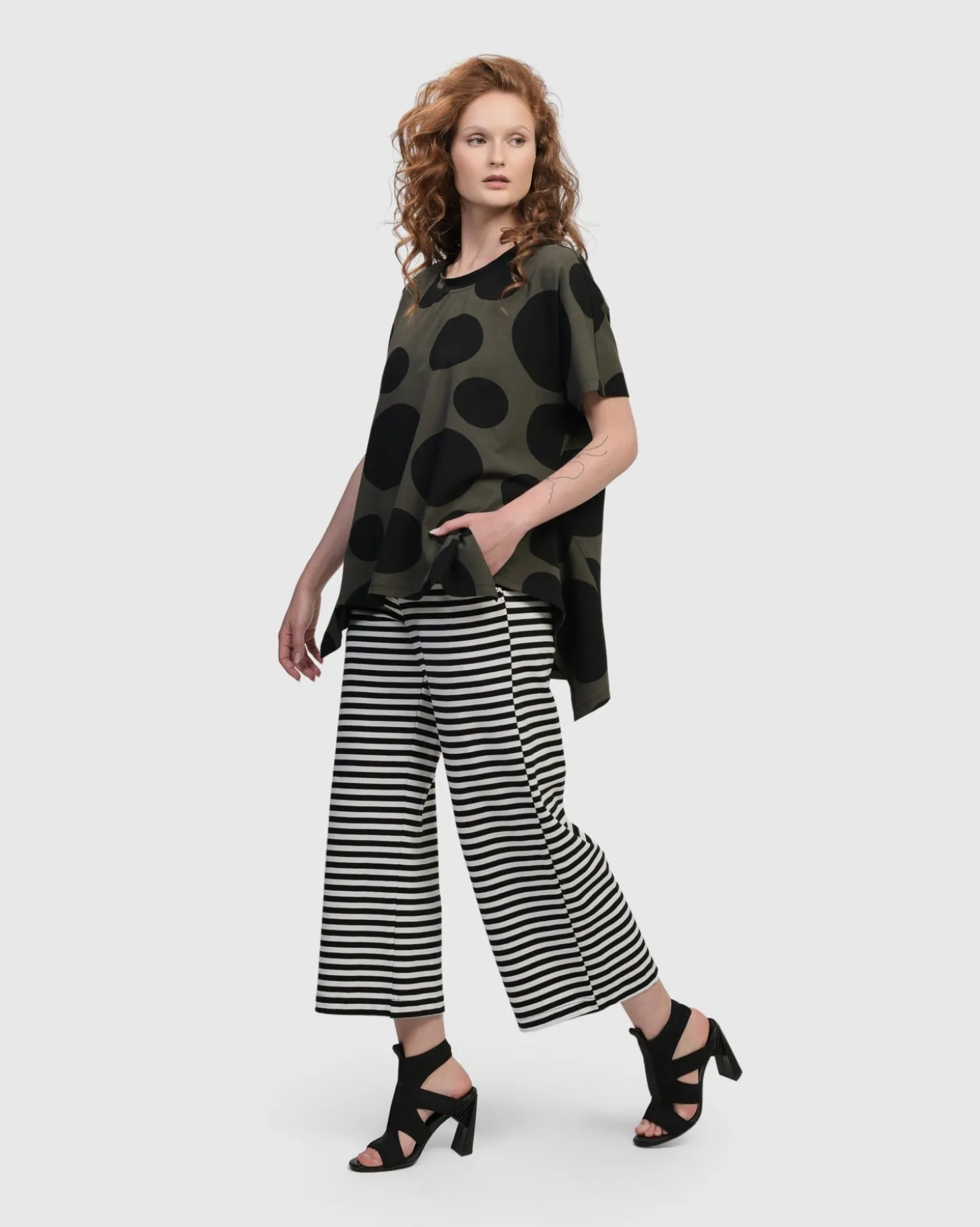 Urban Kiki Relaxed Top, Khaki