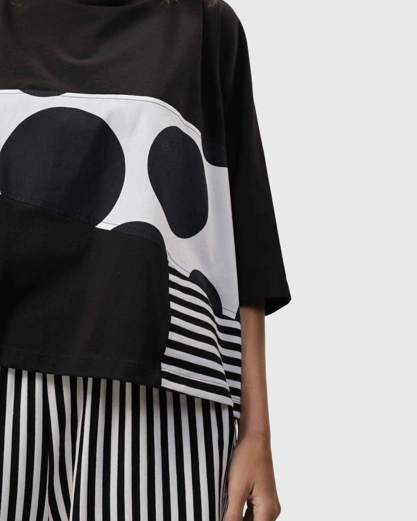 Urban Rockefeller Dots Boxy Tee, Mono