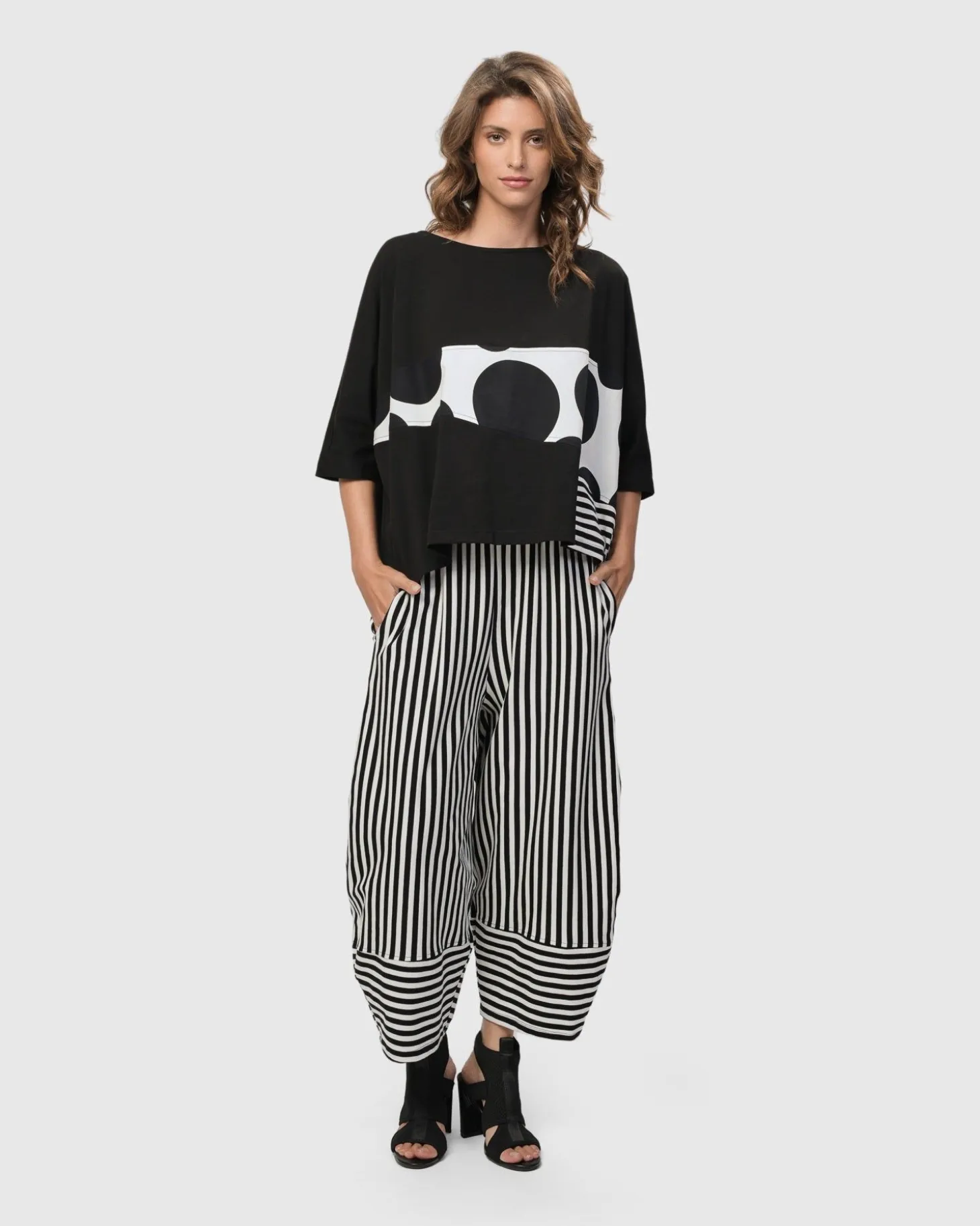 Urban Rockefeller Dots Boxy Tee, Mono